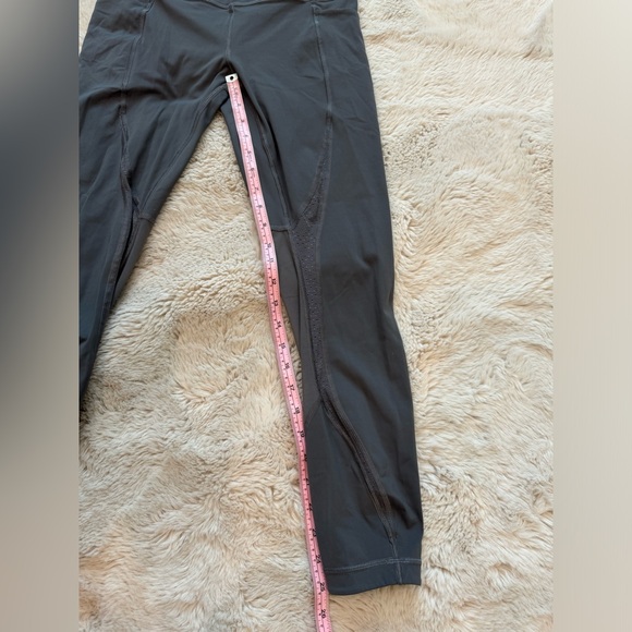 Lululemon mesh in movement 7/8 tight size 8 - Picture 9 of 9